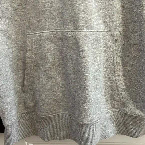 🩶🤍The North Face gray hoodie sweatshirt. M - Picture 4 of 8